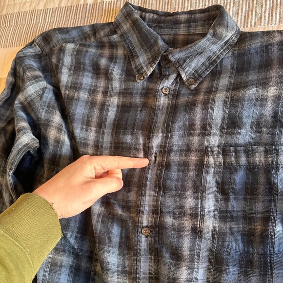 St John's Bay Casual Button Down Mens XL Blue Plaid Rugged Flannel Shirt - Picture 7 of 7